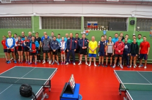 Ялтинских первоклашек познакомили с настольным теннисом
